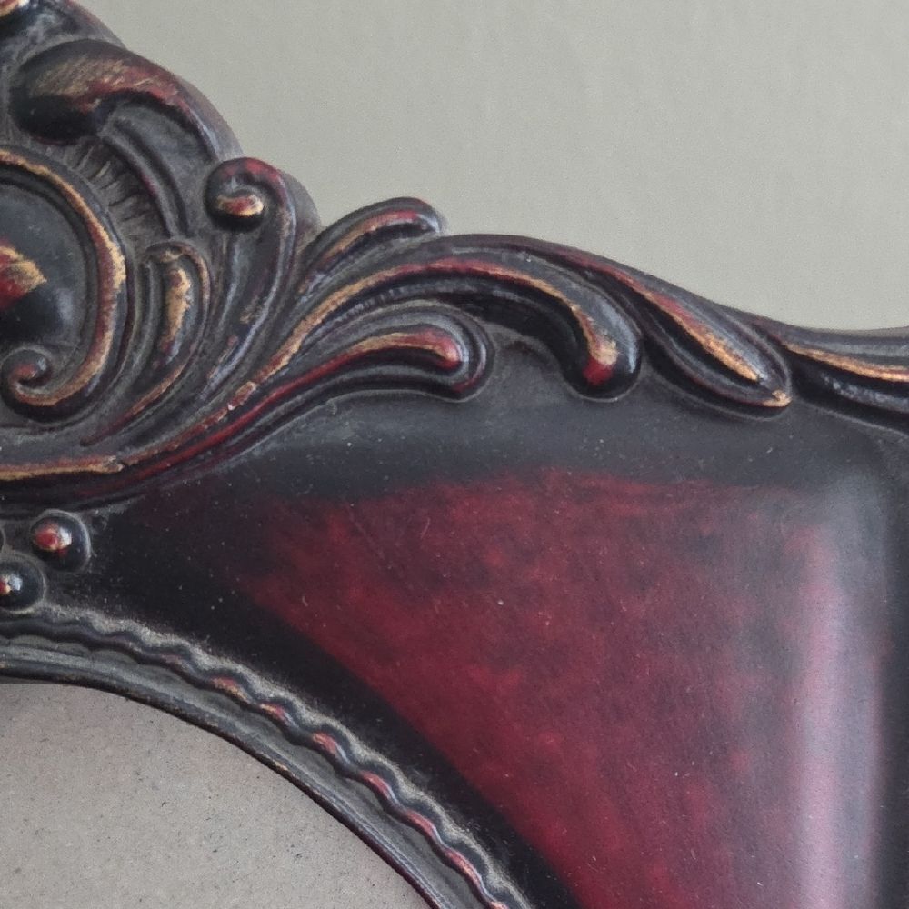Vintage-Style Photo Frame - Picture 7 of 12